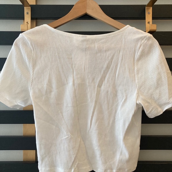 White t-shirt with buttons - Picture 3 of 3